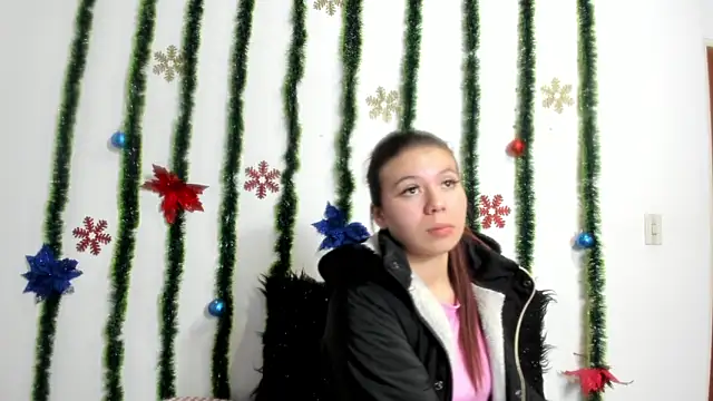 Snapshot of Vanessa_Martinz chatting on 1, 12, 2025 Vanessa Martinz online show from 1, 12, 2025