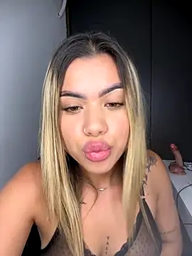 Snapshot of Alanna-foxx chatting on 28, 10, 2025 Alanna-foxx online show from 28, 10, 2025