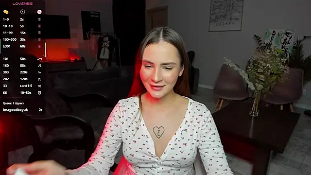 Snapshot of Cleojuice chatting on 4, 11, 2025 Cleojuice online show from 4, 11, 2025