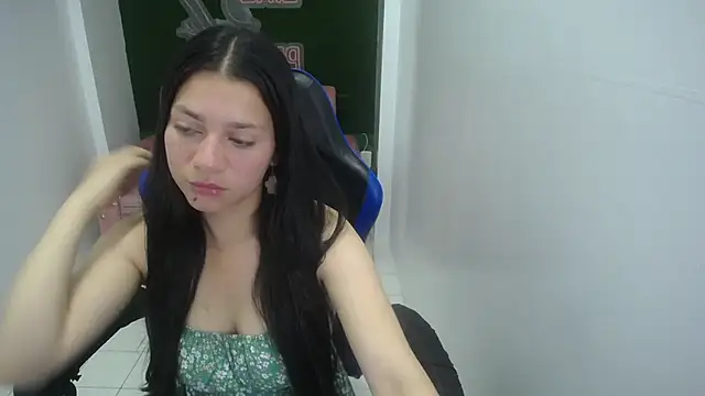 Snapshot of velvetvixen_t chatting on 1, 11, 2025 velvetvixen t online show from 1, 11, 2025