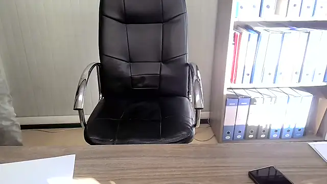 Snapshot of Evasionee chatting on 6, 11, 2025 Evasionee online show from 6, 11, 2025