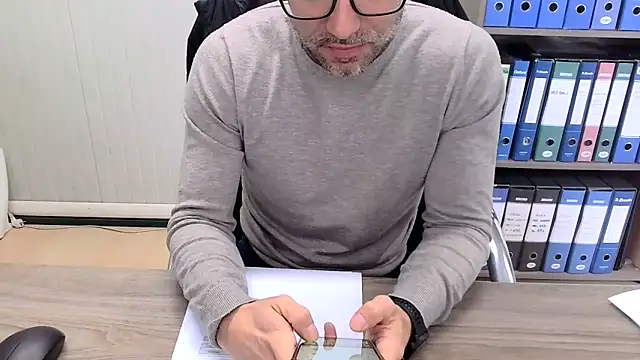 Snapshot of Evasionee chatting on 3, 12, 2025 Evasionee online show from 3, 12, 2025