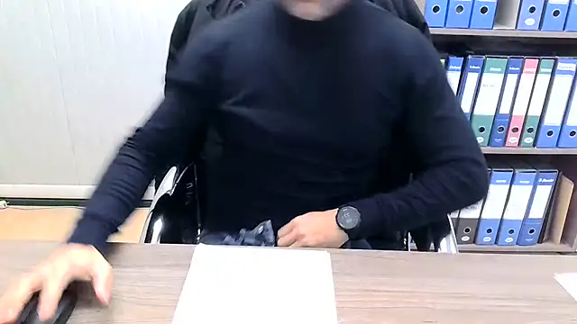 Snapshot of Evasionee chatting on 15, 12, 2025 Evasionee online show from 15, 12, 2025