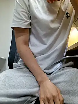Snapshot of yuta_00 chatting on 4, 5, 2026 yuta 00 online show from 4, 5, 2026