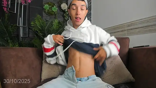 Snapshot of Dallen_Grant chatting on 30, 10, 2025 Dallen Grant online show from 30, 10, 2025