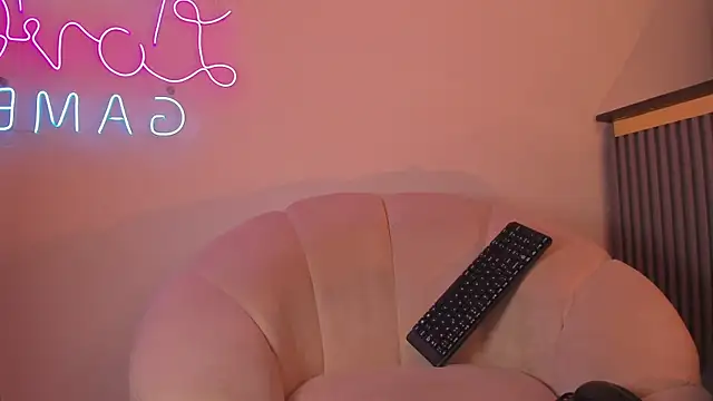 Snapshot of Dallen_Grant chatting on 27, 11, 2025 Dallen Grant online show from 27, 11, 2025