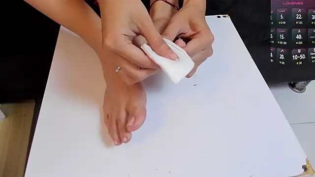 CloePerson online show from 2, 3, 2026