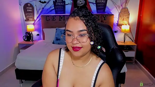 Snapshot of Prettyy_zoe chatting on 25, 10, 2025 Prettyy zoe online show from 25, 10, 2025