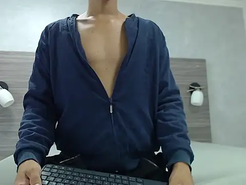 wiltom  online show from 11, 11, 2025