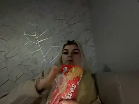 rosie-hipstergal online show from 29, 11, 2025