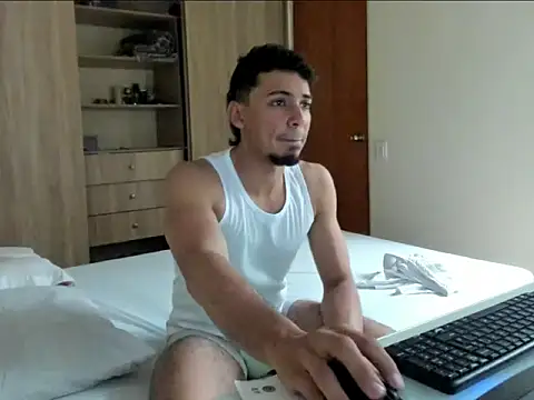 Snapshot of bbenboxer chatting on 15, 12, 2025 bbenboxer online show from 15, 12, 2025