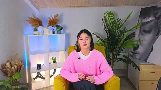 Snapshot of AdriaMaille chatting on 28, 10, 2025 AdriaMaille online show from 28, 10, 2025