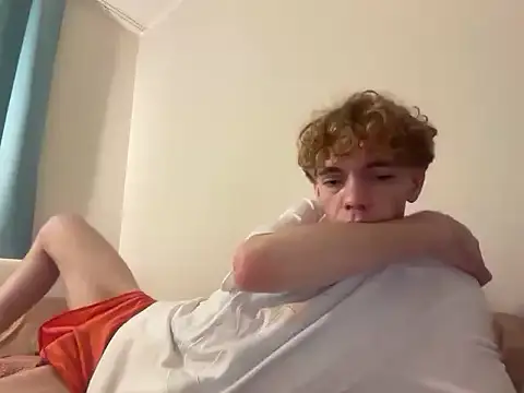 BrunoTwinkXXL online show from 25, 10, 2025