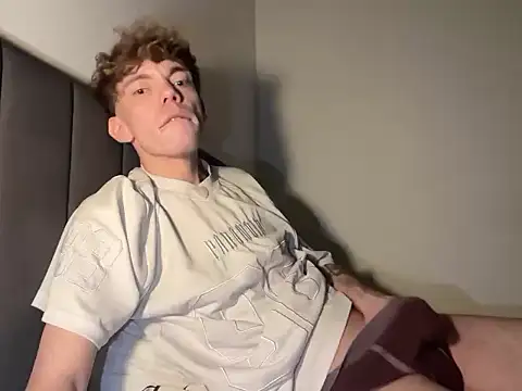 BrunoTwinkXXL online show from 17, 1, 2026