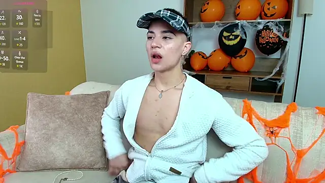 Snapshot of MatheoMontclair chatting on 5, 11, 2025 MatheoMontclair online show from 5, 11, 2025