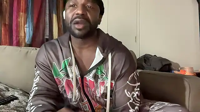 EggplantMonster4 online show from 12, 1, 2026