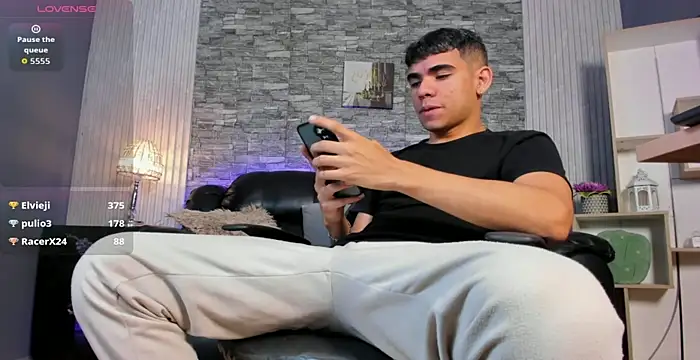 zack joness18 online show from 14, 4, 2026