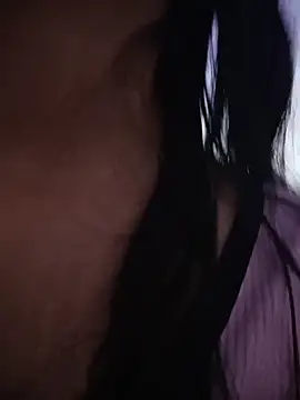 YeseniaRodriguez3 online show from 24, 5, 2026