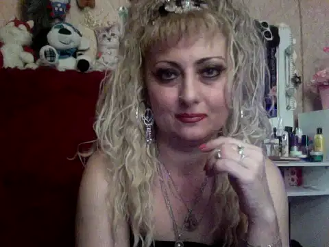 Snapshot of xHot_Amazonq chatting on 1, 11, 2025 xHot Amazonq online show from 1, 11, 2025