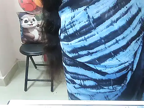 Snapshot of lo_e_shreya chatting on 1, 11, 2025 lo e shreya online show from 1, 11, 2025