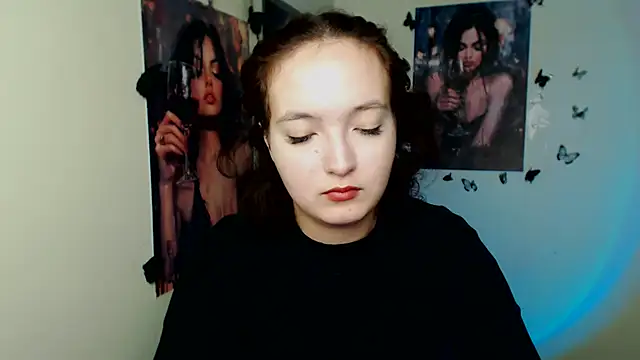 Snapshot of MissAriaa chatting on 17, 11, 2025 MissAriaa online show from 17, 11, 2025