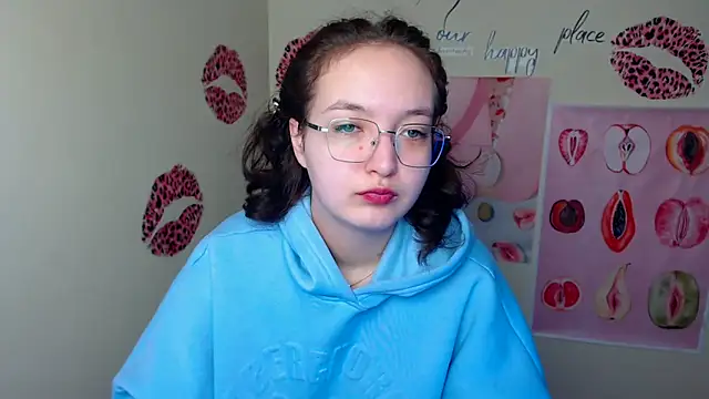 Snapshot of MissAriaa chatting on 4, 12, 2025 MissAriaa online show from 4, 12, 2025