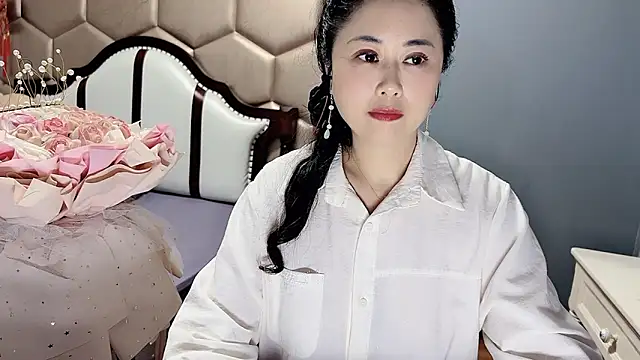 yaoyao22678 online show from 18, 4, 2026