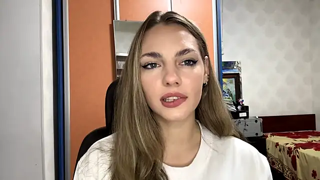 Snapshot of IlanaLafferty chatting on 15, 11, 2025 IlanaLafferty online show from 15, 11, 2025