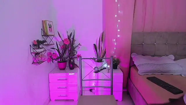 nahomi28  online show from 22, 11, 2025