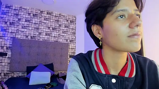 Ghost  Girl  online show from 13, 11, 2025