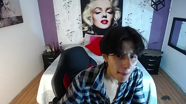 Ghost  Girl  online show from 22, 11, 2025