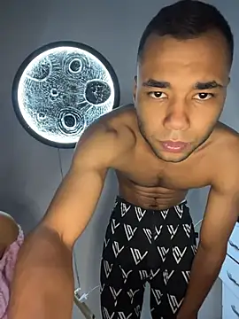 Snapshot of Hot2gether69 chatting on 20, 11, 2025 Hot2gether69 online show from 20, 11, 2025