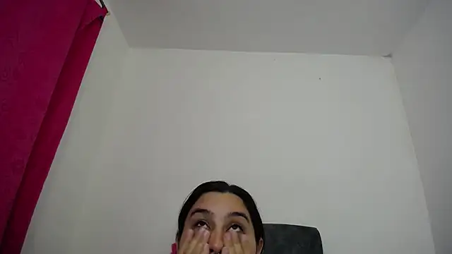 Mia fox29 online show from 28, 11, 2025