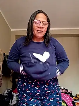 Snapshot of Angie_milf50 chatting on 8, 11, 2025 Angie milf50 online show from 8, 11, 2025