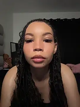Snapshot of nikkiloveee chatting on 15, 6, 2026 nikkiloveee online show from 15, 6, 2026
