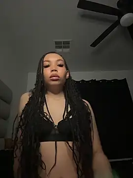 Snapshot of nikkiloveee chatting on 17, 6, 2026 nikkiloveee online show from 17, 6, 2026