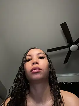 Snapshot of nikkiloveee chatting on 23, 7, 2026 nikkiloveee online show from 23, 7, 2026
