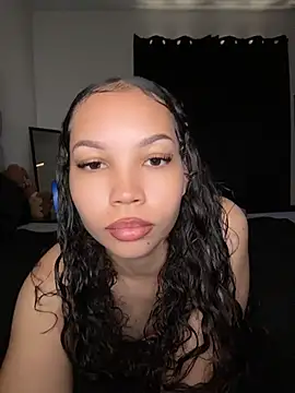 Snapshot of nikkiloveee chatting on 1, 8, 2026 nikkiloveee online show from 1, 8, 2026