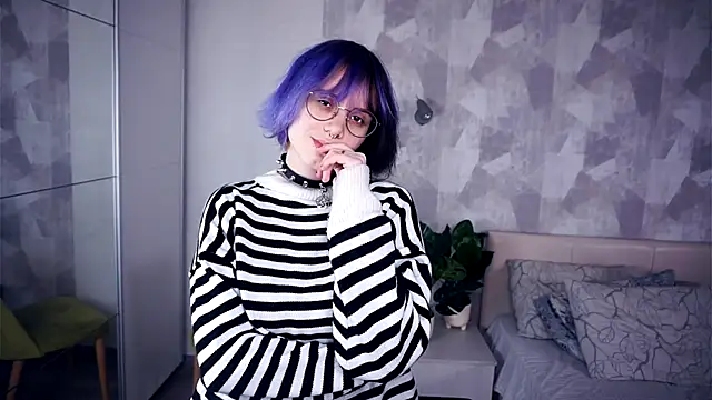 KellePourier online show from 2, 11, 2025