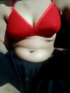 Snapshot of Hotqueen_103 chatting on 12, 11, 2025 Hotqueen 103 online show from 12, 11, 2025