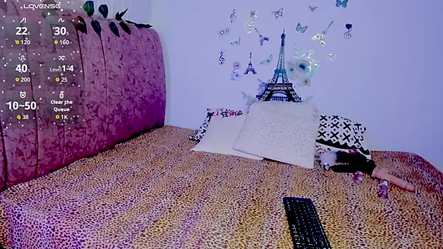 BONNIEFLOREZ online show from 12, 11, 2025