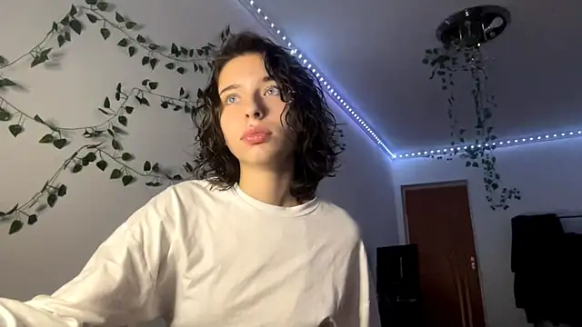 Snapshot of LilithFlamey chatting on 29, 11, 2025 LilithFlamey online show from 29, 11, 2025