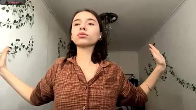 Snapshot of LilithFlamey chatting on 15, 12, 2025 LilithFlamey online show from 15, 12, 2025