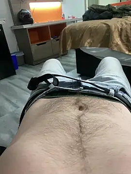 Snapshot of Coolshirt25 chatting on 26, 10, 2025 Coolshirt25 online show from 26, 10, 2025