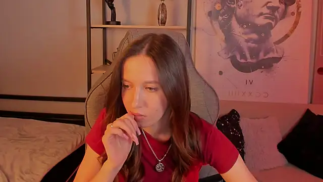 Snapshot of EmilyWade chatting on 11, 11, 2025 EmilyWade online show from 11, 11, 2025