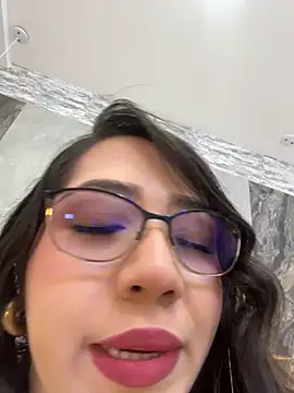 Hannahpradaa  online show from 17, 12, 2025