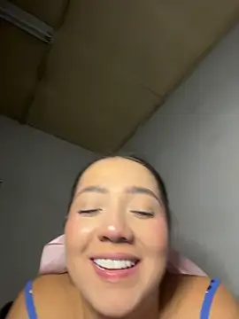 Hannahpradaa  online show from 17, 12, 2025