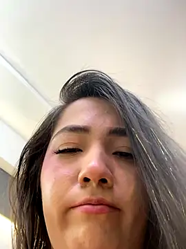 Hannahpradaa  online show from 5, 1, 2026