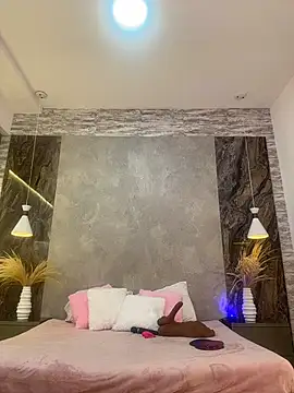 Hannahpradaa  online show from 13, 1, 2026