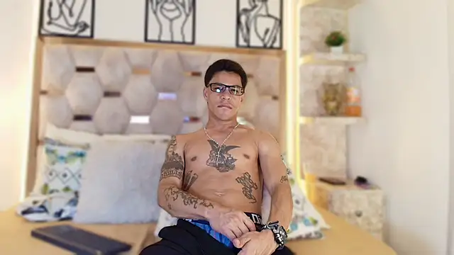 Andrew Haalls online show from 29, 11, 2025